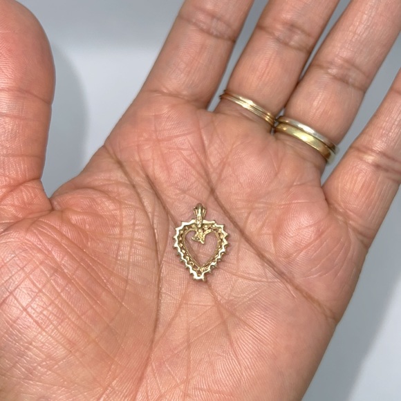 ZALES Real gold and diamond heart pendant - Picture 4 of 7